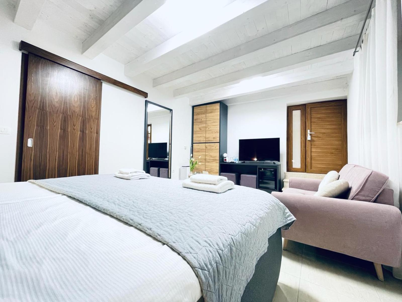Fazana City Rooms With Free Parking Exterior photo