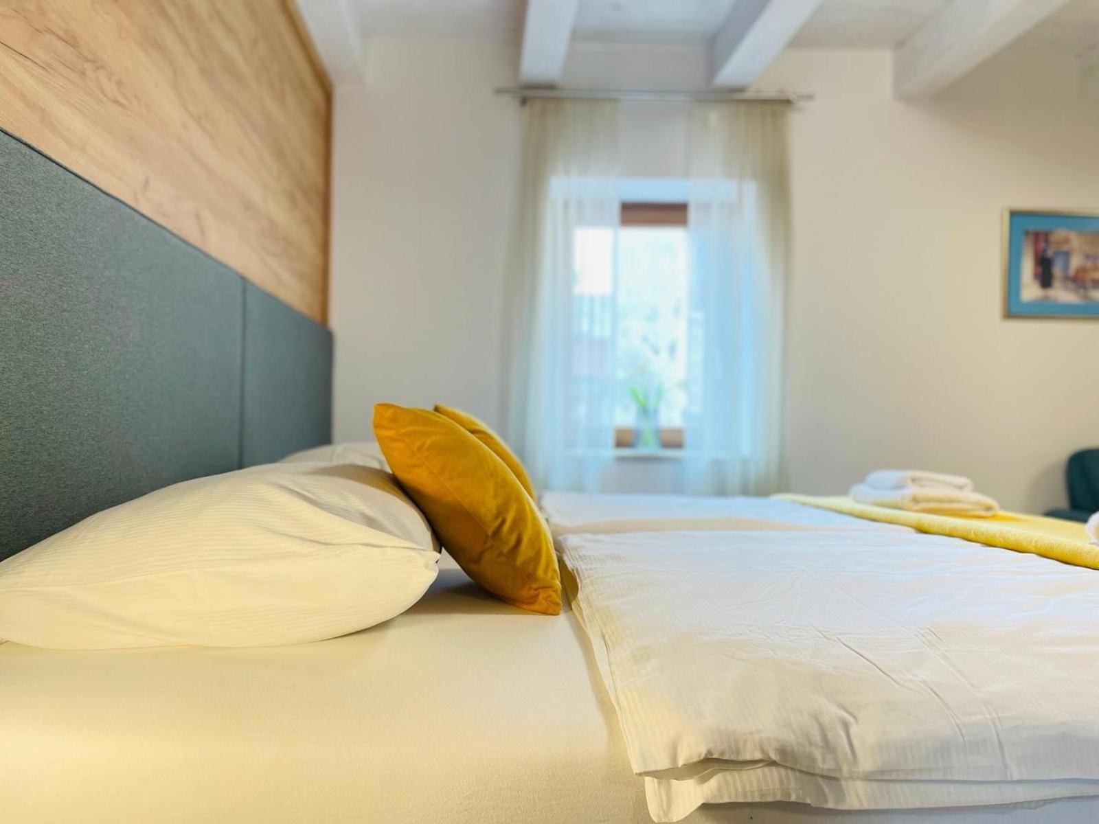 Fazana City Rooms With Free Parking Exterior photo